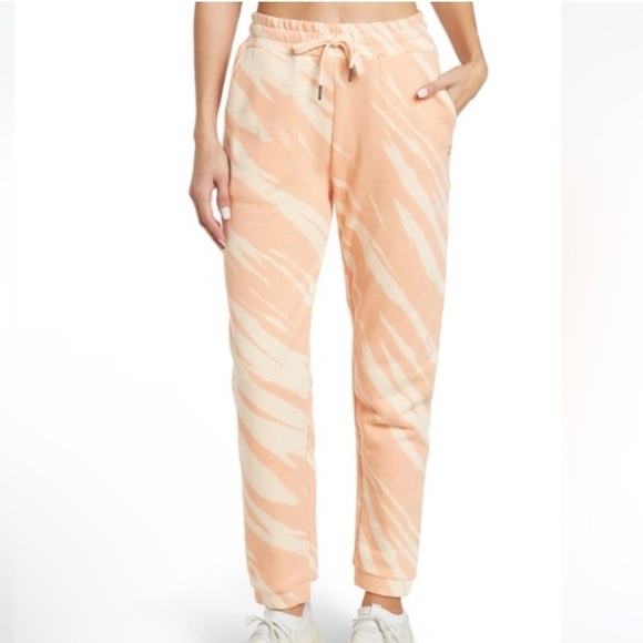 Sweaty Betty Pants - Sweaty Betty Women’s Essential Joggers Nectarine Orange Size S NWOT